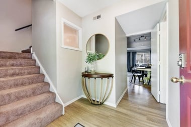 1225 W Park Way 1 Bed Townhouse for Rent Photo Gallery 1